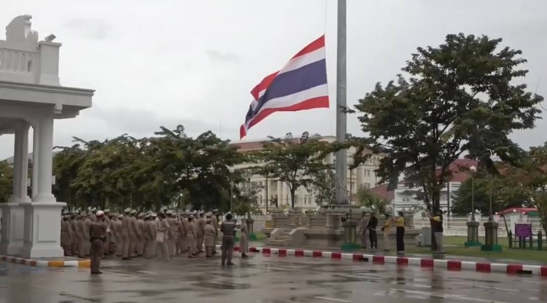 จังหวัดภูเก็ต จัดกิจกรรมเคารพธงชาติไทยและร้องเพลงชาติไทย เนื่องในวันพระราชทานธงชาติไทย 28 กันยายน (Thai National Flag Day) ประจำปี 2568