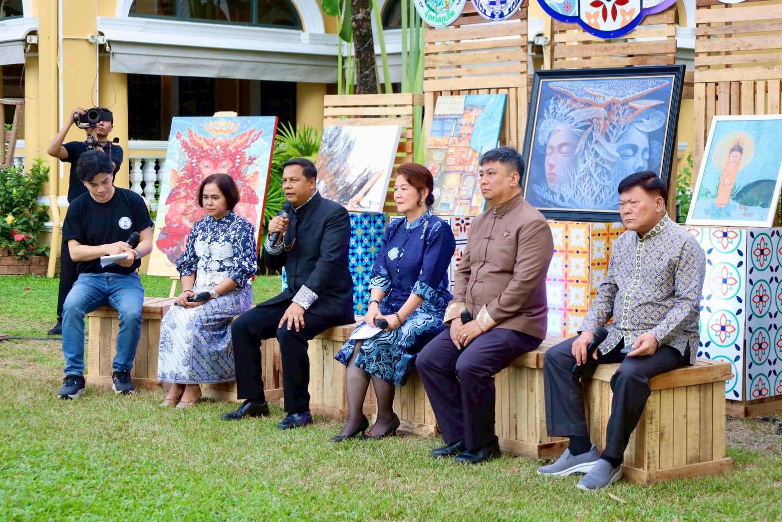 ภูเก็ตเร่งขับเคลื่อน &ldquo;ทุนวัฒนธรรม&rdquo; ผนึกพลังศิลปิน ถ่ายทอดอัตลักษณ์ร่วมสมัย สู่การท่องเที่ยวเชิงสร้างสรรค์