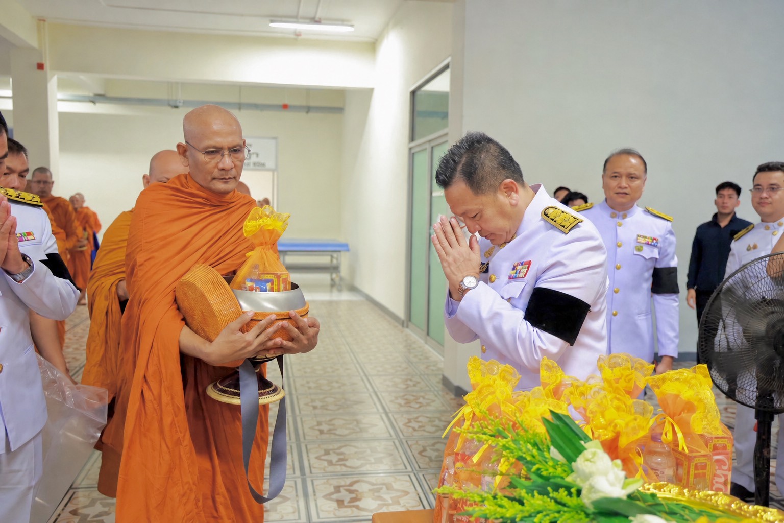 จังหวัดภูเก็ต ประกอบพิธีเจริญพระพุทธมนต์และทำบุญตักบาตร ถวายพระราชกุศล เนื่องในโอกาสวันเฉลิมพระชนมพรรษา 4 รอบ สมเด็จพระนางเจ้าฯ พระบรมราชินี 3 มิถุนายน 2569 