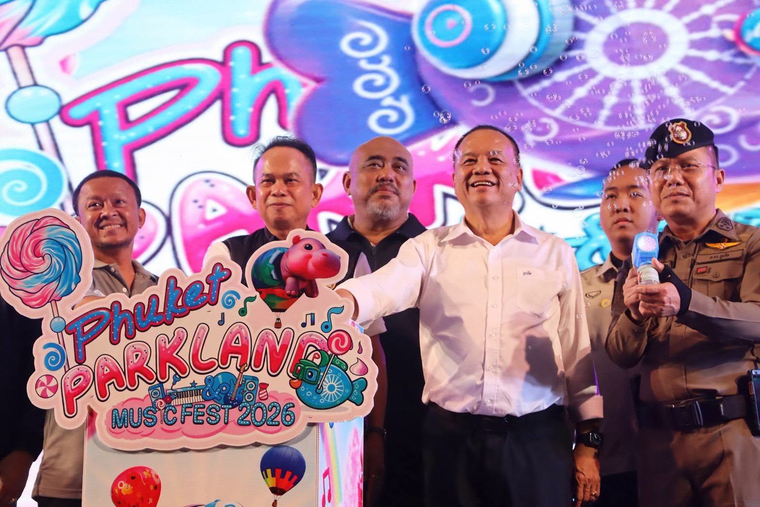 อบจ.ภูเก็ต เปิดงาน &ldquo;PHUKET PARKLAND & MUSIC FEST 2026&rdquo; ยกระดับการท่องเที่ยวเชิงสร้างสรรค์ สู่เมืองแห่งดนตรีธรรมชาติ และเศรษฐกิจชุมชน