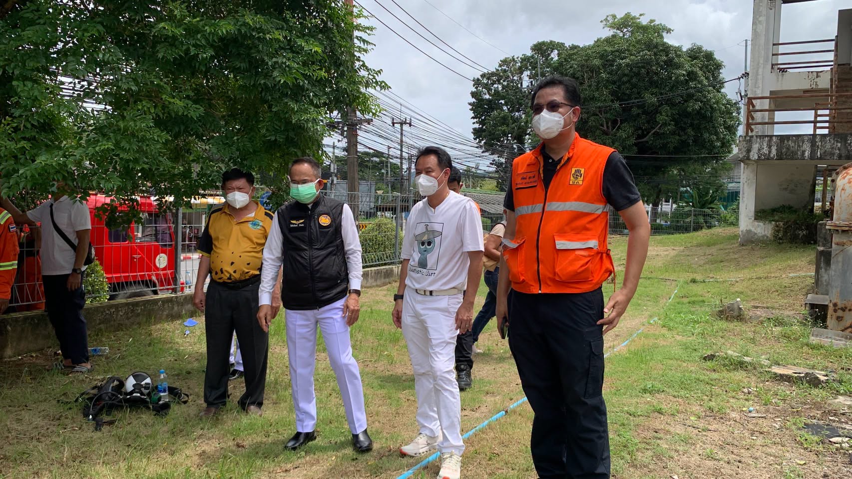 ผู้ว่าราชการจังหวัดภูเก็ต ลงพื้นที่ตรวจสอบเหตุถังเก็บคอลรีนระเบิด ภายในการประปาเทศบาลนครภูเก็ต พร้อมสั่งเร่งควบคุมสถานการณ์และดูแลความปลอดภัยประชาชน โดยสามารถใช้เวลาเพียง 1 ชั่วโมง สามารถควบคุมสถานการณ์ไว้ได้