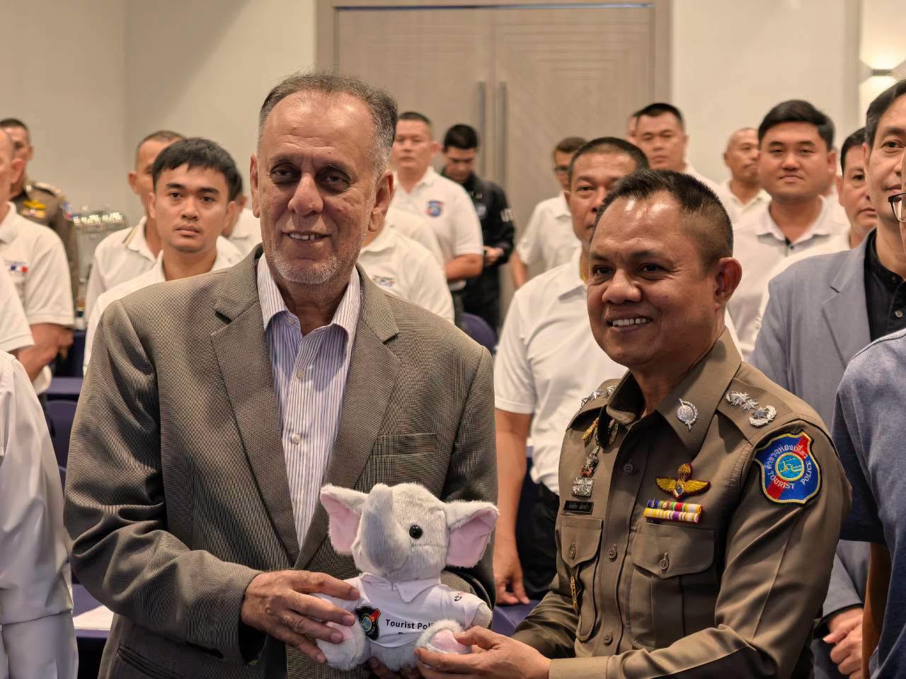 ตำรวจท่องเที่ยวลงพื้นที่ภูเก็ต ขับเคลื่อน &ldquo;ภูเก็ตโมเดล&rdquo; ใช้ AI&ndash;โดรน ยกระดับความปลอดภัยนักท่องเที่ยว