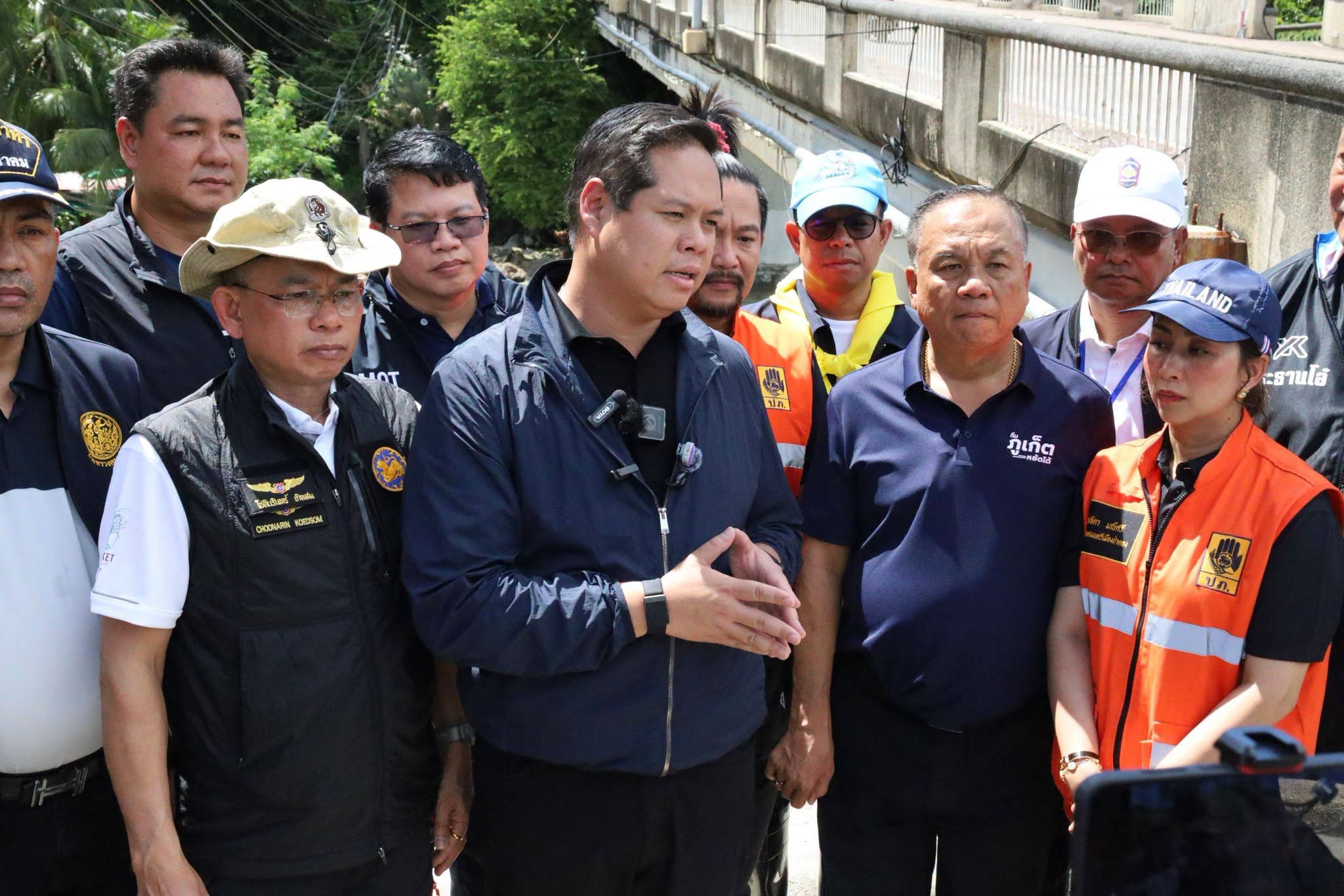 รมช.คมนาคม ลงพื้นที่ตรวจจุดเสี่ยงดินสไลด์ทางหลวง 4030&ndash;4028 สั่งวางแผนแก้ไขระยะยาว ยกระดับความปลอดภัยเส้นทางท่องเที่ยวภูเก็ต